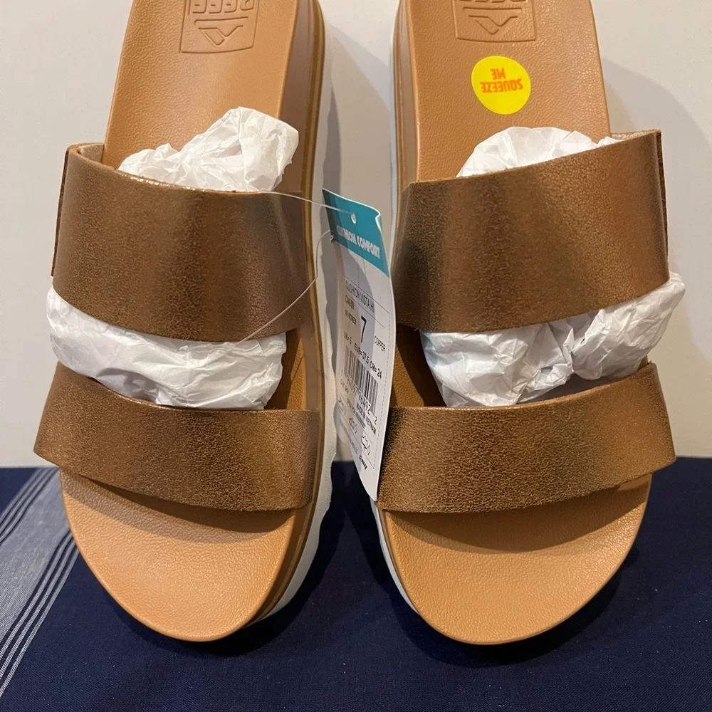 New in box Reef sandals. - Picture 12 of 12